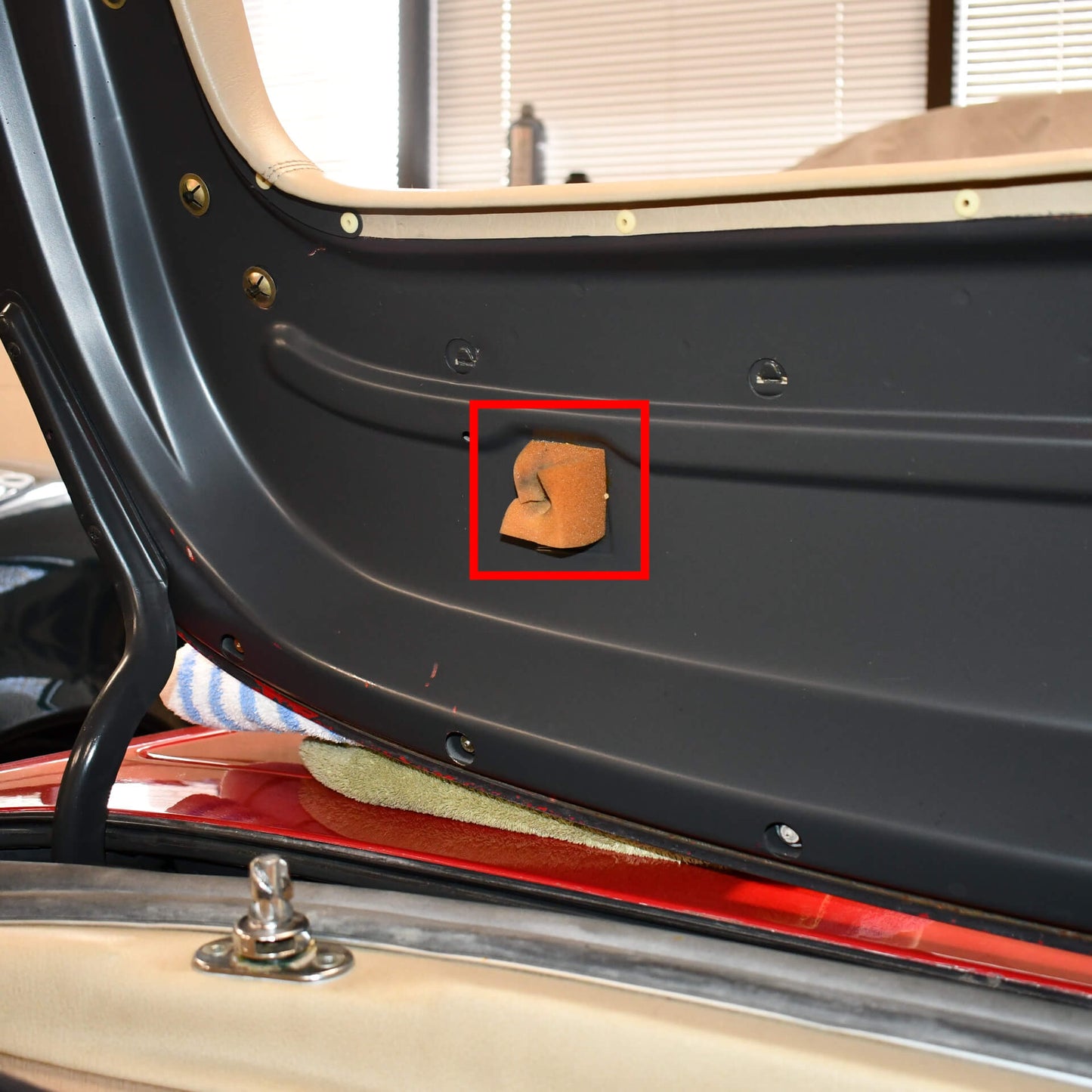 Classic Trim Parts - Pair of Foam Pads Under Folding Top Genuine Mercedes - R107 Models - Mercedes-Benz