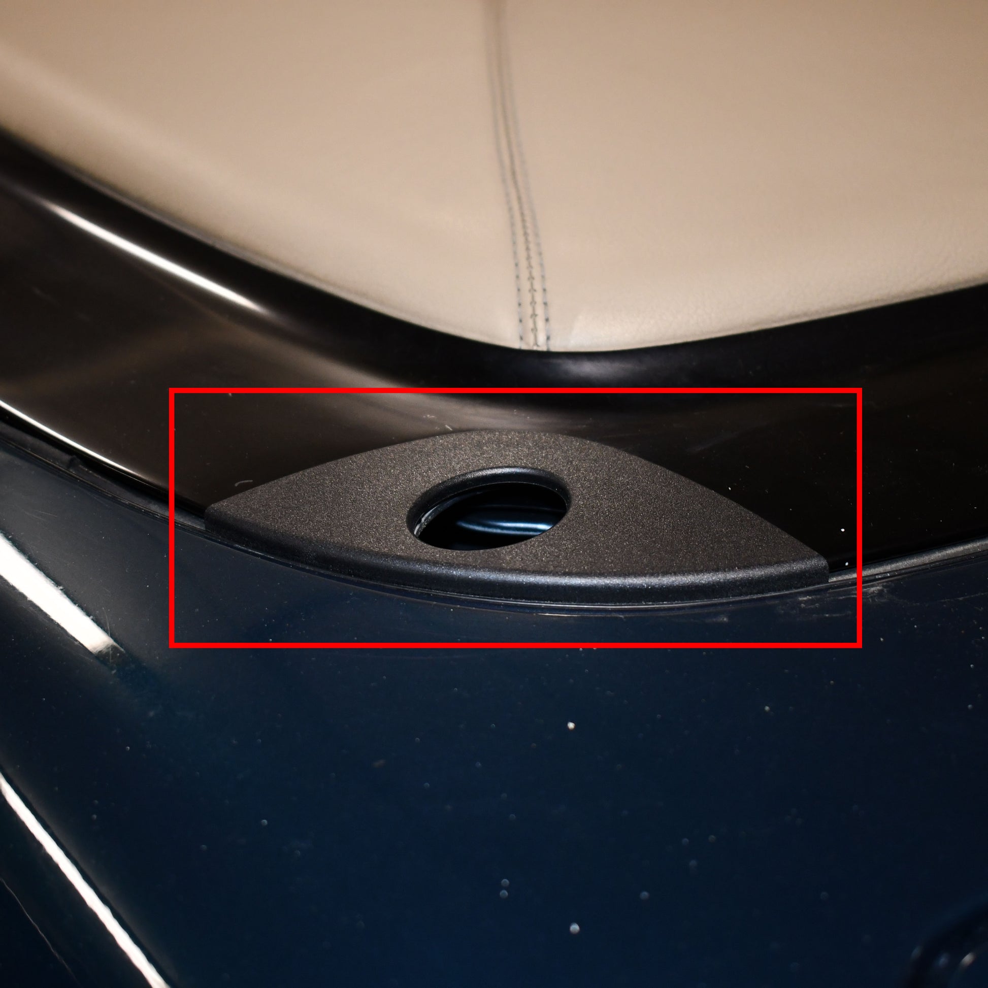 Classic Trim Parts - Rear Deck Trim Piece - Mercedes R129 SL models - Location