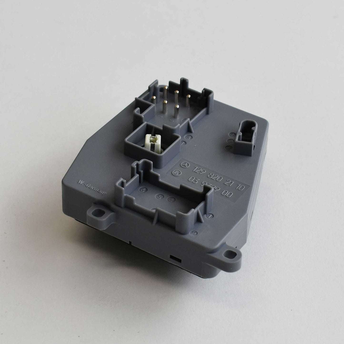 Classic Trim Parts - Electronic Seat Adjustment Switch Genuine Mercedes - R129 Models - Mercedes-Benz