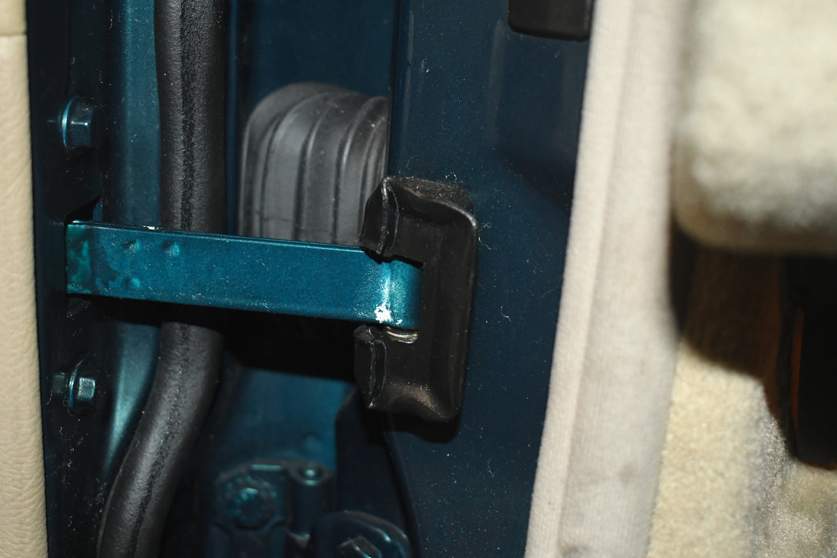 Check Strap Seal Genuine Mercedes