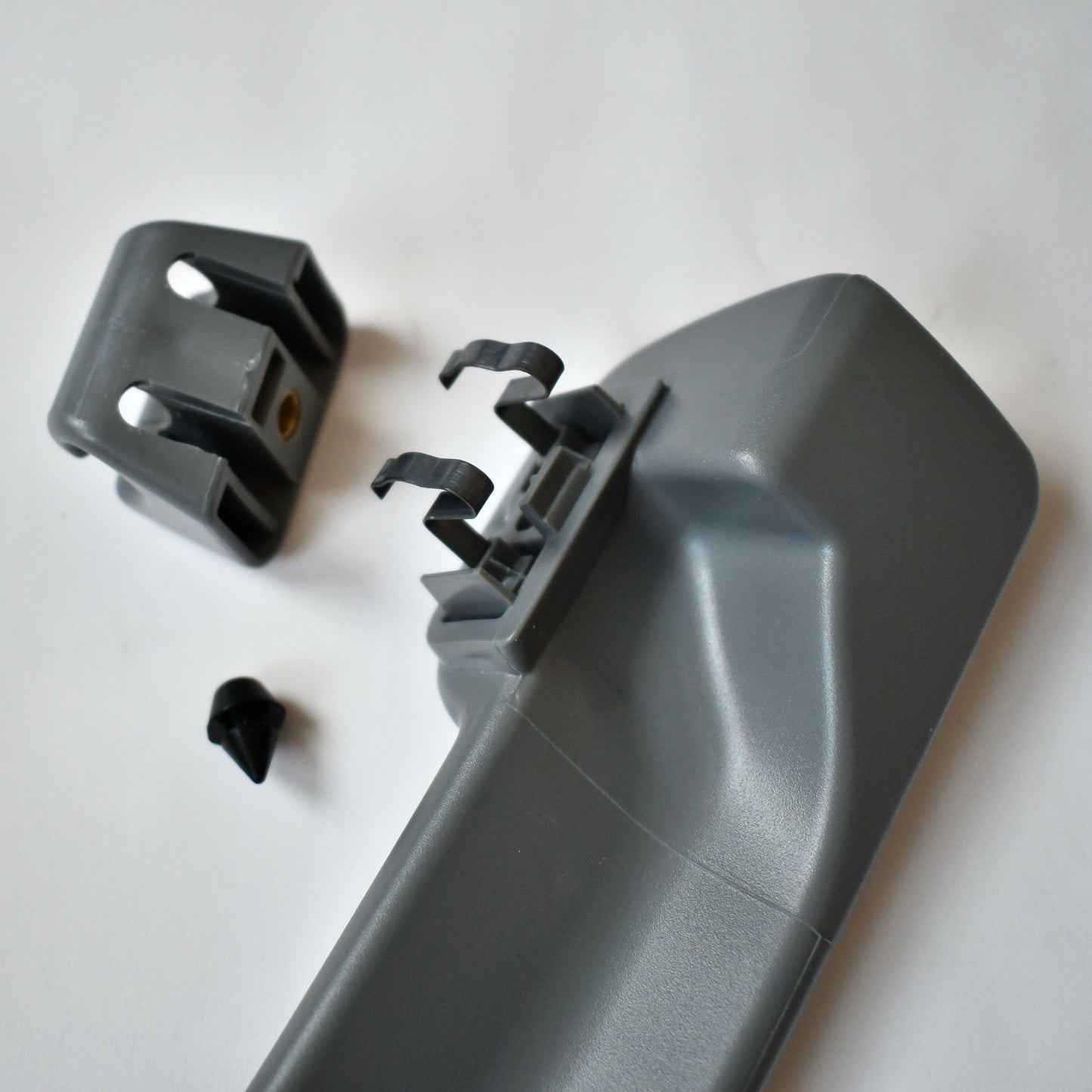 Classic Trim Parts - Mercedes A124 E220 E320 Cabriolet - Top Handle Release Trim Electronics Clip and Rubber Bushing